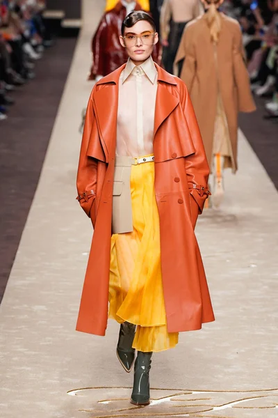 Look 15